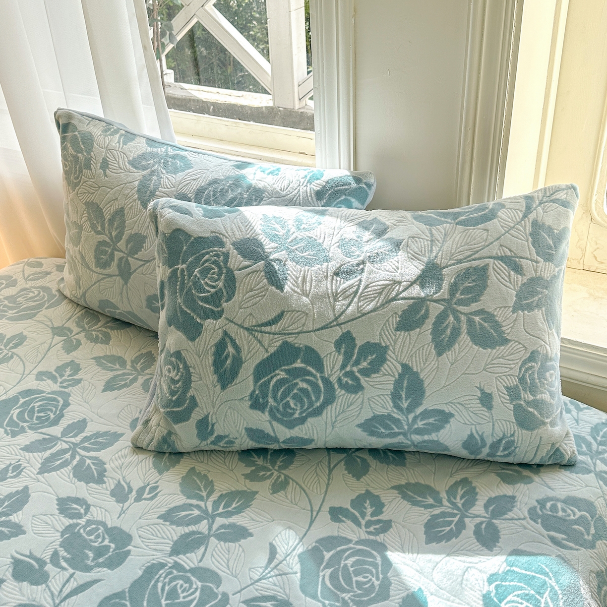 91家纺网 家纺一手货源 找家纺 灰鲸 2025新款立体雕花牛奶绒床单单床单单品床单单件 爱意-蓝