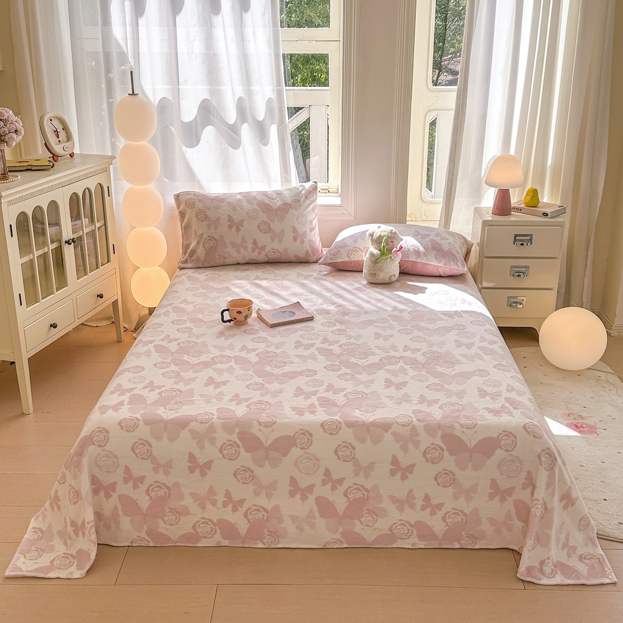 91家纺网 家纺一手货源 找家纺 灰鲸 2025新款立体雕花牛奶绒床单单床单单品床单单件 蝶花-粉