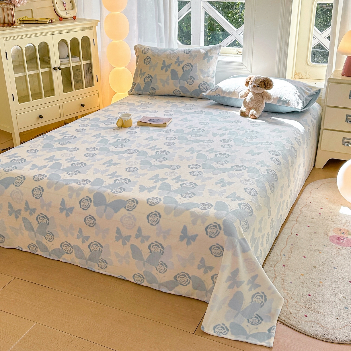 91家纺网 家纺一手货源 找家纺 灰鲸 2025新款立体雕花牛奶绒床单单床单单品床单单件 蝶花-蓝