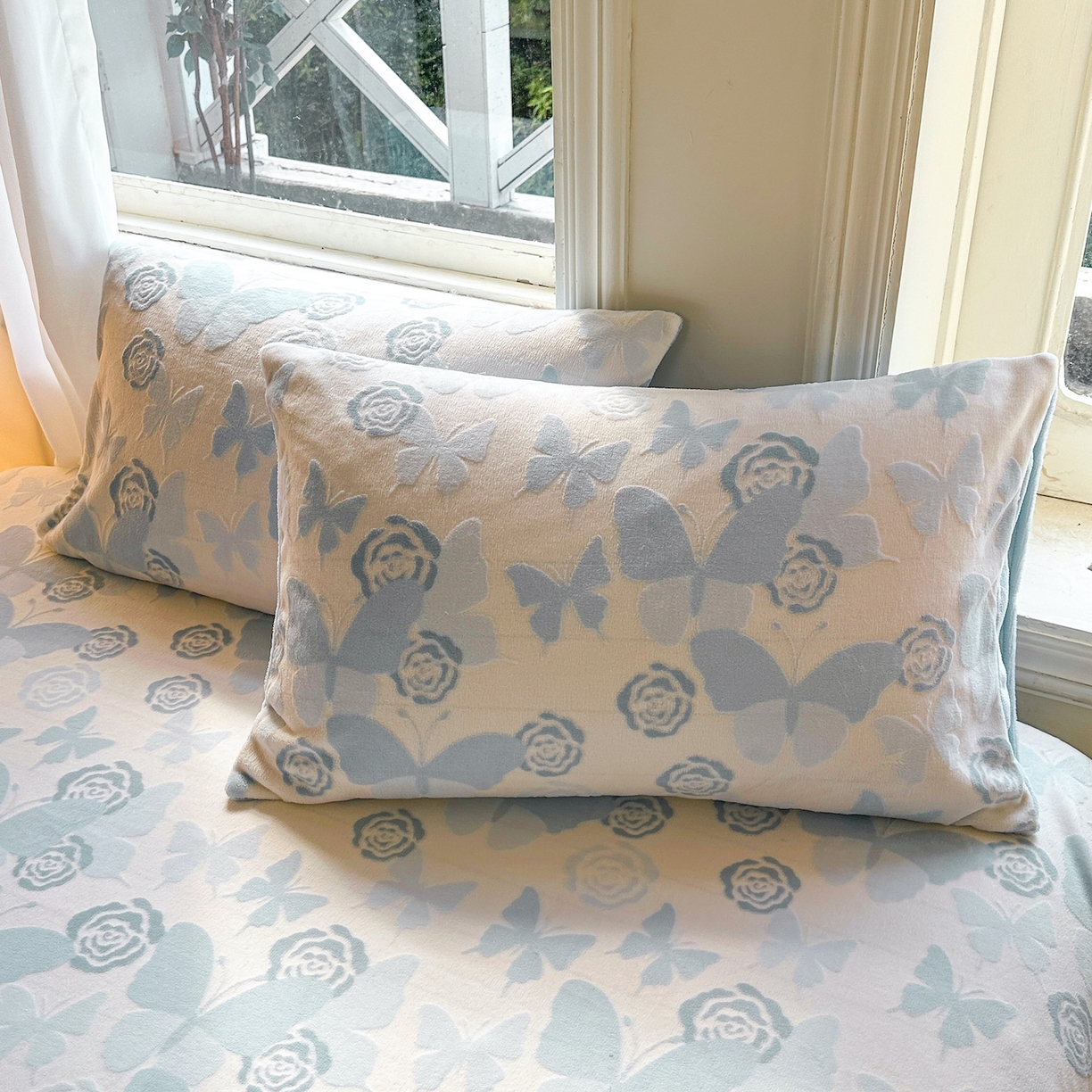 91家纺网 家纺一手货源 找家纺 灰鲸 2025新款立体雕花牛奶绒床单单床单单品床单单件 蝶花-蓝