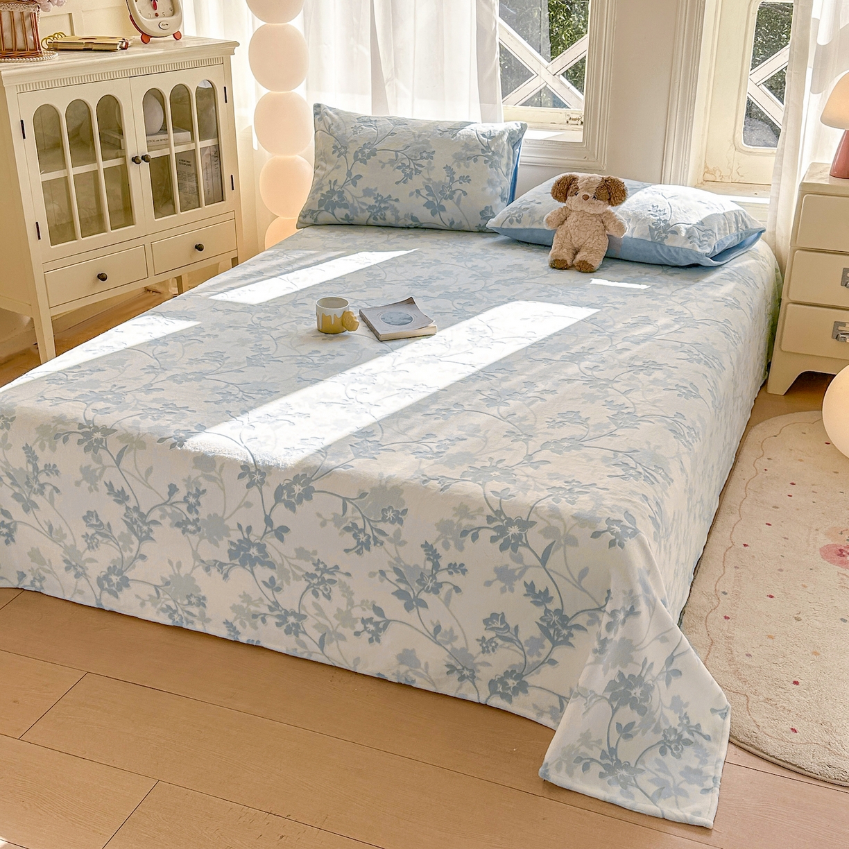 91家纺网 家纺一手货源 找家纺 灰鲸 2025新款立体雕花牛奶绒床单单床单单品床单单件 繁花-蓝