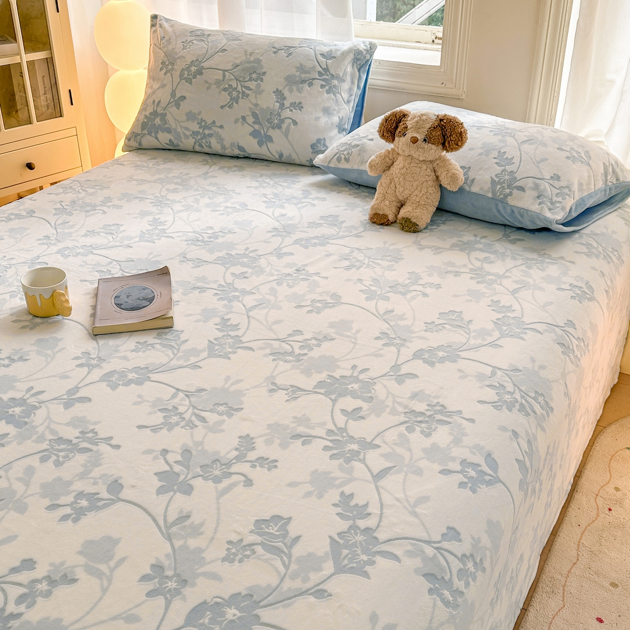 91家纺网 家纺一手货源 找家纺 灰鲸 2025新款立体雕花牛奶绒床单单床单单品床单单件 繁花-蓝