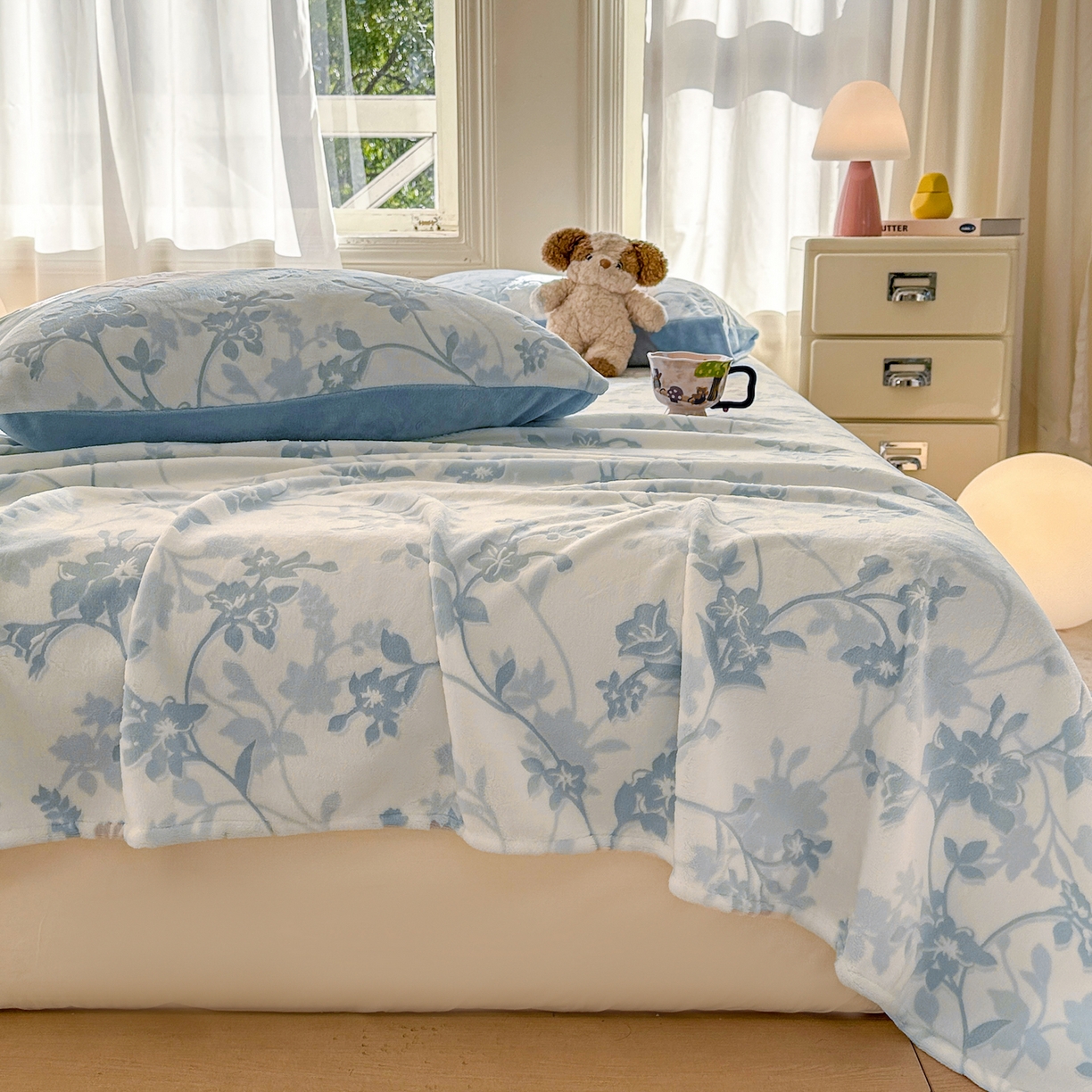 91家纺网 家纺一手货源 找家纺 灰鲸 2025新款立体雕花牛奶绒床单单床单单品床单单件 繁花-蓝