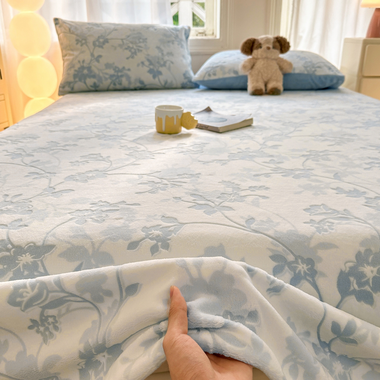 91家纺网 家纺一手货源 找家纺 灰鲸 2025新款立体雕花牛奶绒床单单床单单品床单单件 繁花-蓝