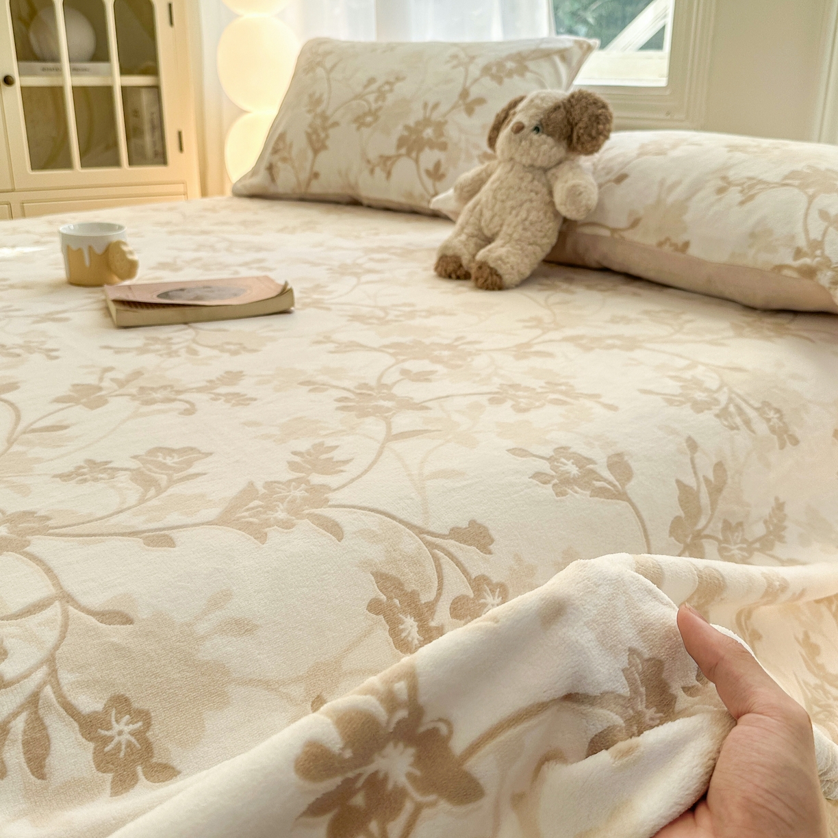 灰鲸 2025新款立体雕花牛奶绒床单单床单单品床单单件 繁花-杏