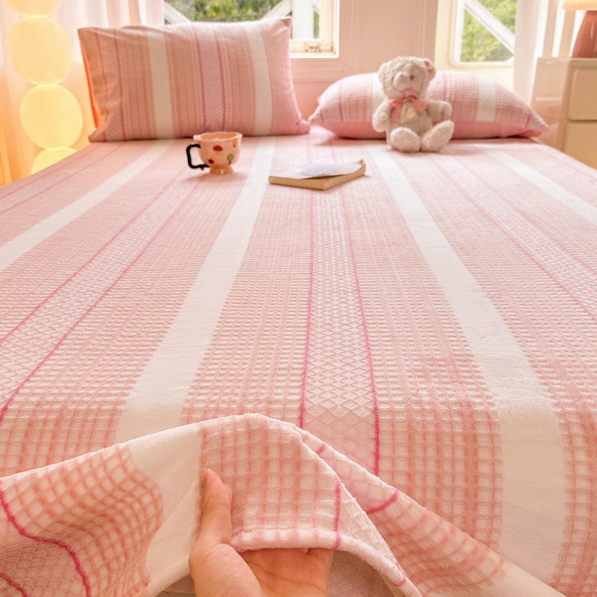 91家纺网 家纺一手货源 找家纺 灰鲸 2025新款立体雕花牛奶绒床单单床单单品床单单件 泛歌-粉