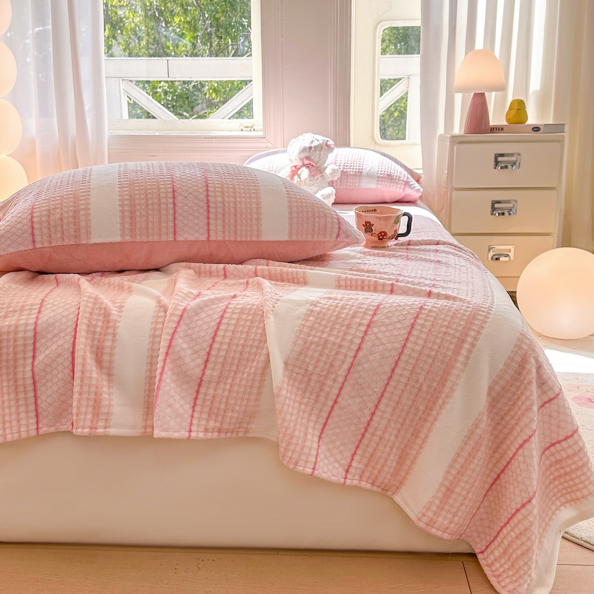 91家纺网 家纺一手货源 找家纺 灰鲸 2025新款立体雕花牛奶绒床单单床单单品床单单件 泛歌-粉