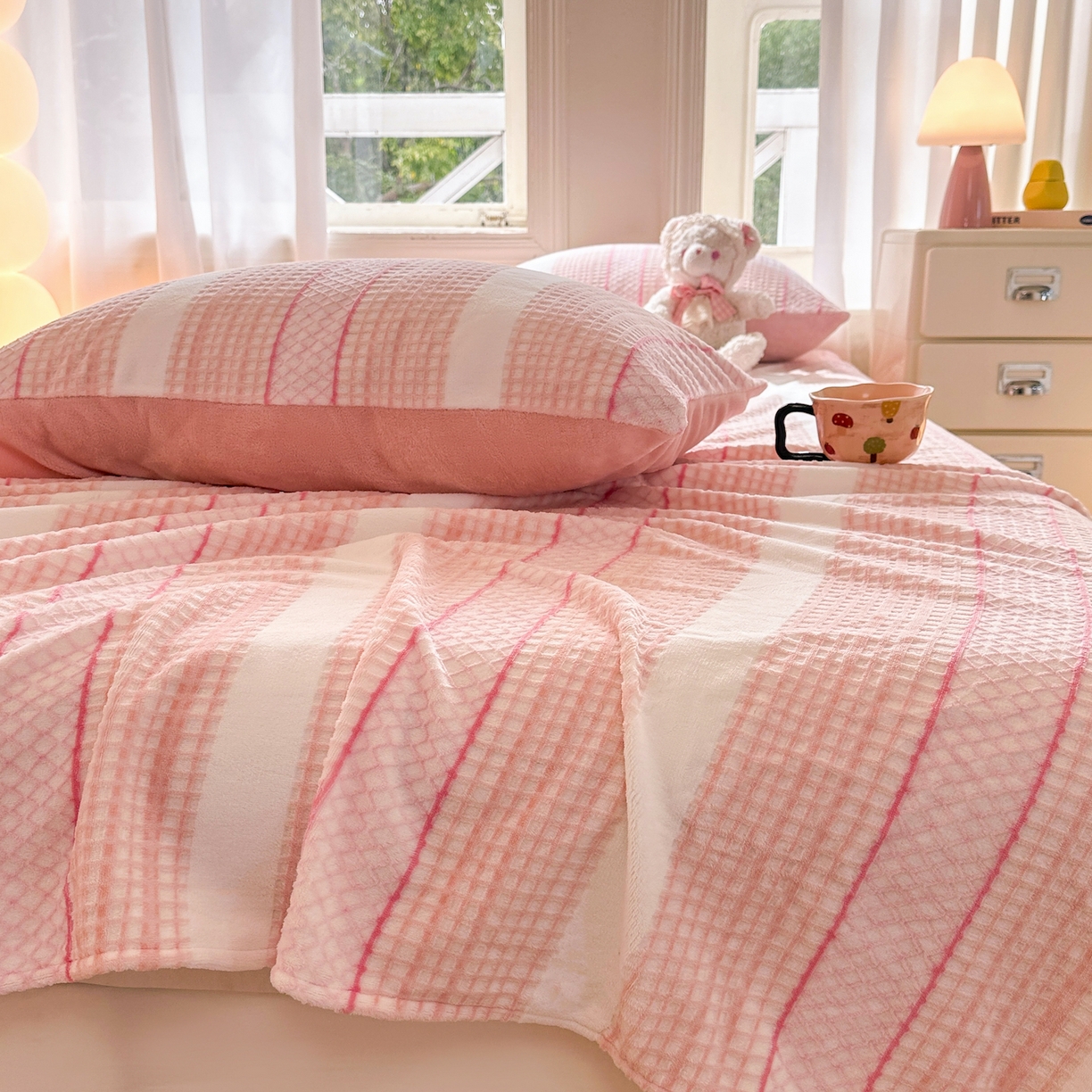 91家纺网 家纺一手货源 找家纺 灰鲸 2025新款立体雕花牛奶绒床单单床单单品床单单件 泛歌-粉