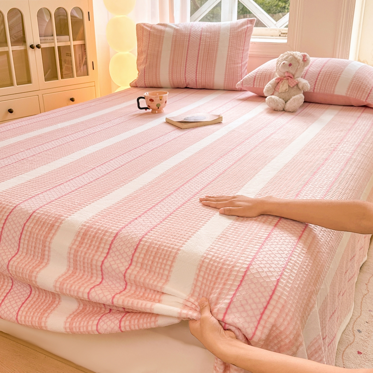 91家纺网 家纺一手货源 找家纺 灰鲸 2025新款立体雕花牛奶绒床单单床单单品床单单件 泛歌-粉