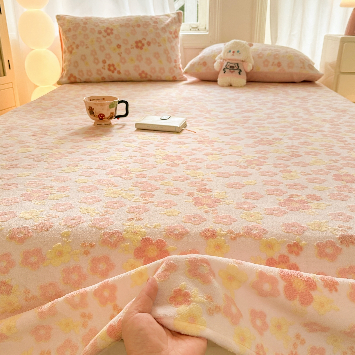 91家纺网 家纺一手货源 找家纺 灰鲸 2025新款立体雕花牛奶绒床单单床单单品床单单件 花海-粉