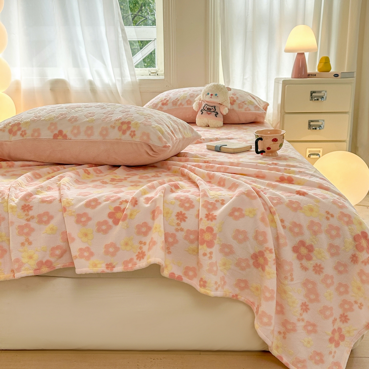 91家纺网 家纺一手货源 找家纺 灰鲸 2025新款立体雕花牛奶绒床单单床单单品床单单件 花海-粉