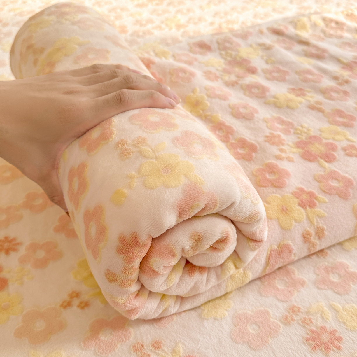 91家纺网 家纺一手货源 找家纺 灰鲸 2025新款立体雕花牛奶绒床单单床单单品床单单件 花海-粉