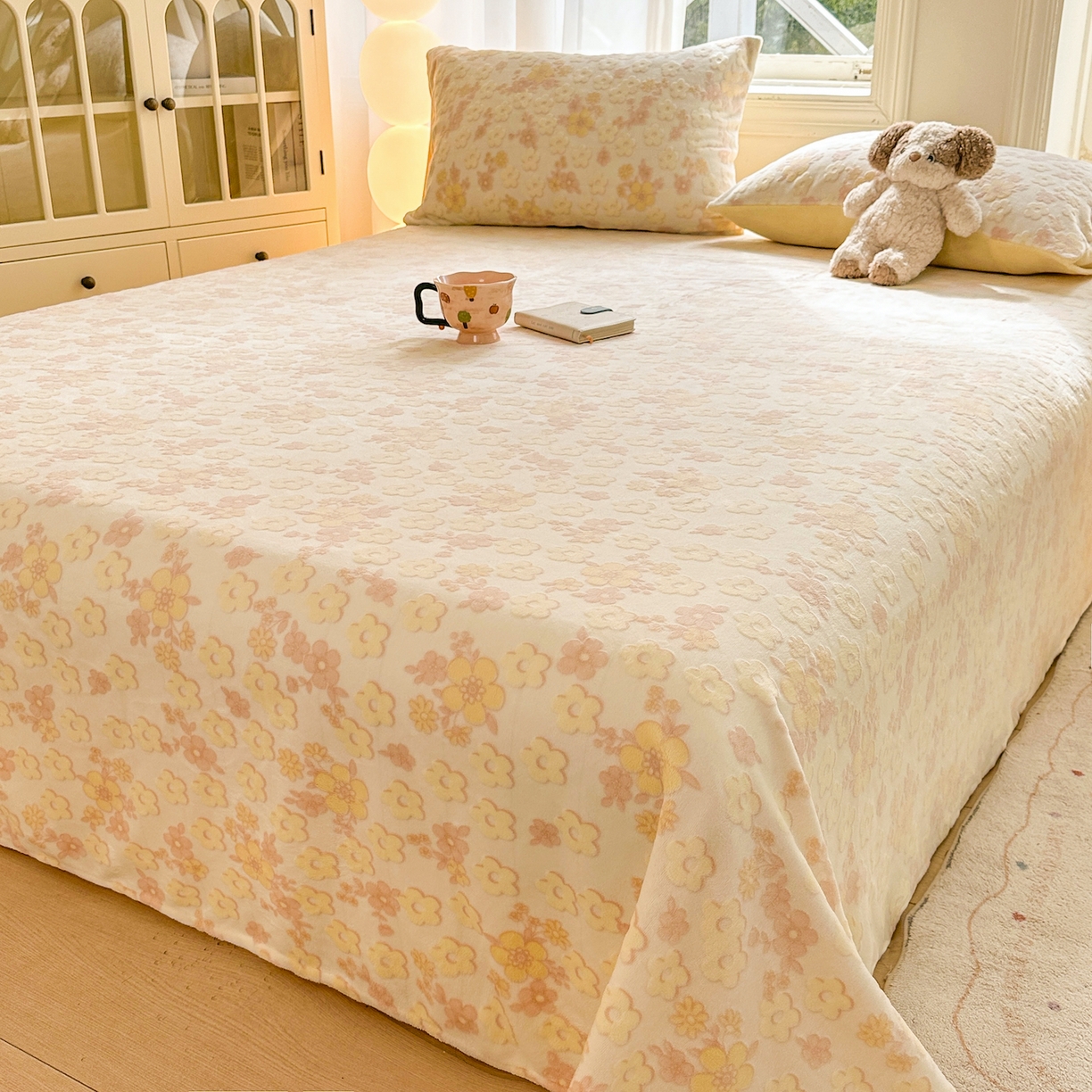 91家纺网 家纺一手货源 找家纺 灰鲸 2025新款立体雕花牛奶绒床单单床单单品床单单件 花海-黄