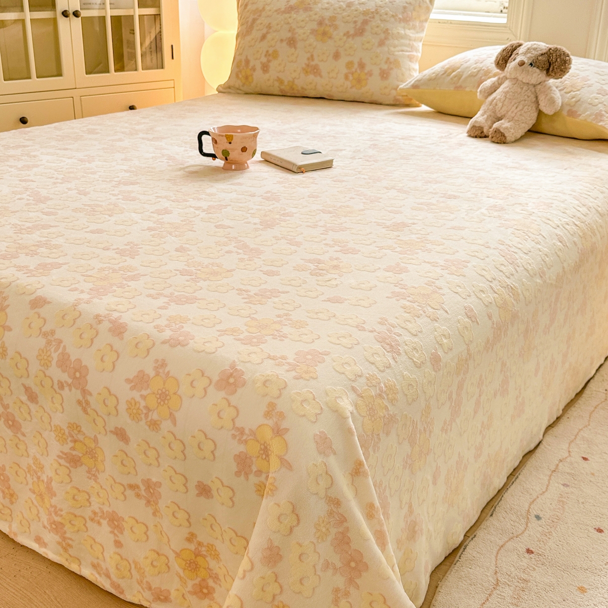 91家纺网 家纺一手货源 找家纺 灰鲸 2025新款立体雕花牛奶绒床单单床单单品床单单件 花海-黄