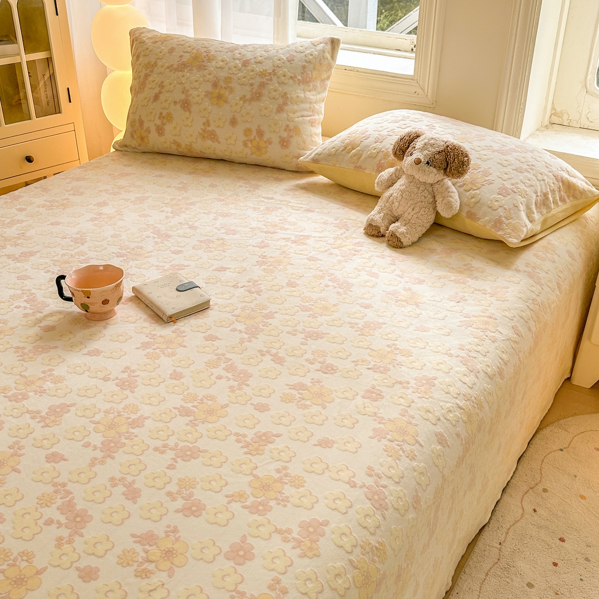 91家纺网 家纺一手货源 找家纺 灰鲸 2025新款立体雕花牛奶绒床单单床单单品床单单件 花海-黄