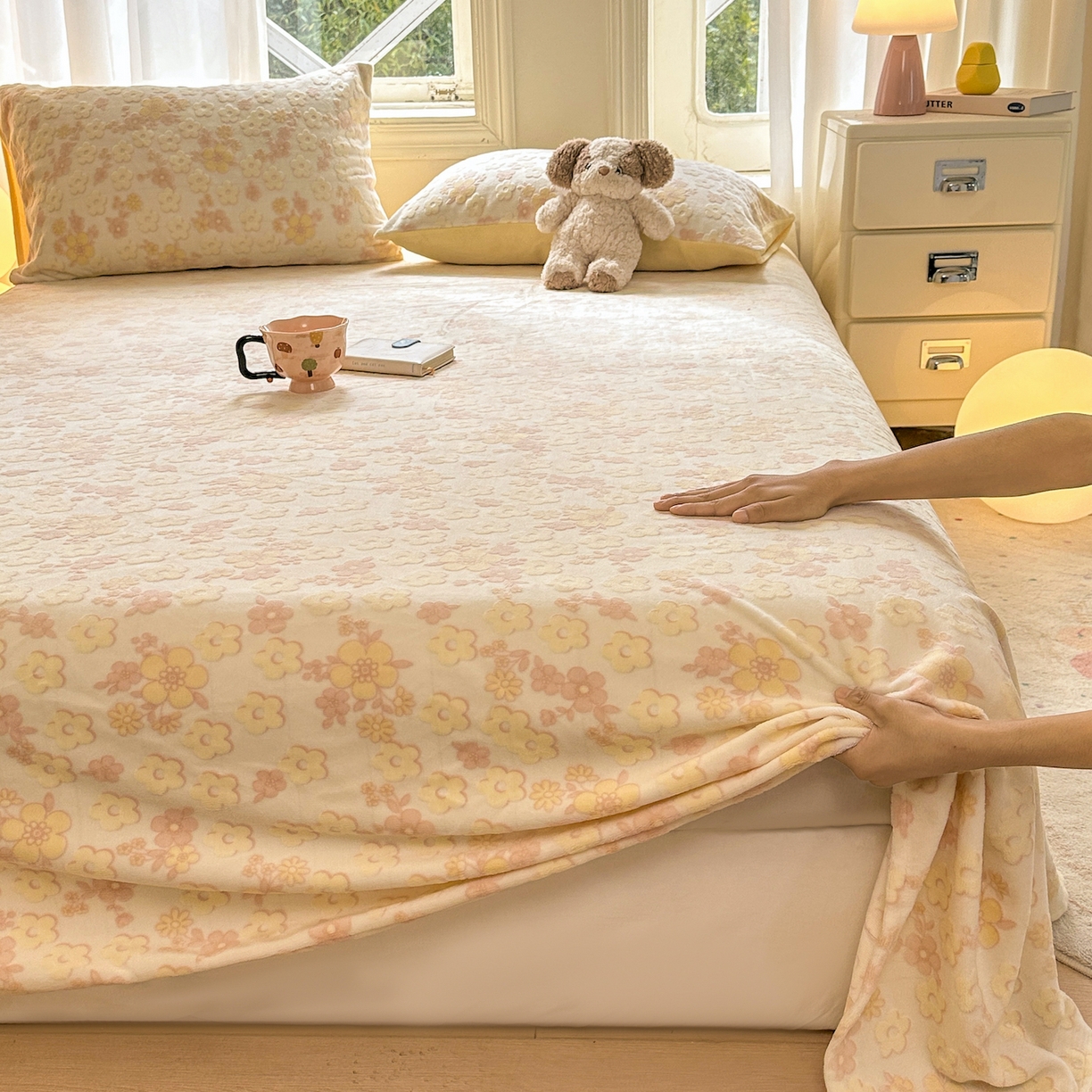 91家纺网 家纺一手货源 找家纺 灰鲸 2025新款立体雕花牛奶绒床单单床单单品床单单件 花海-黄