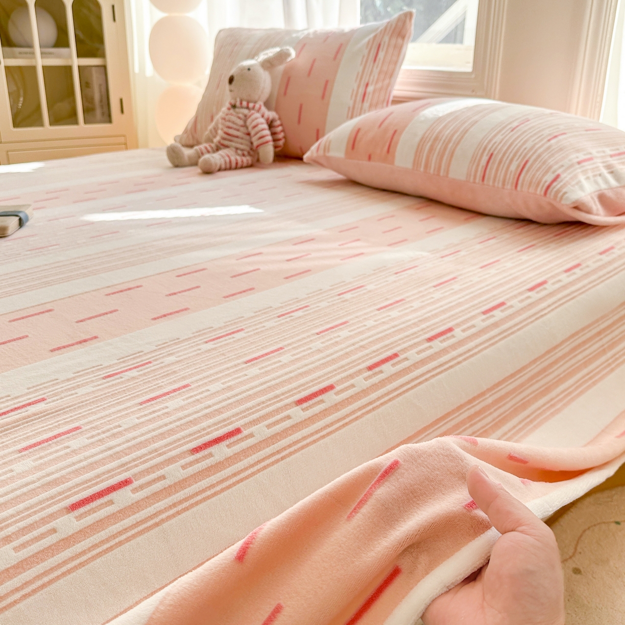 灰鲸 2025新款立体雕花牛奶绒床单单床单单品床单单件 速写-粉