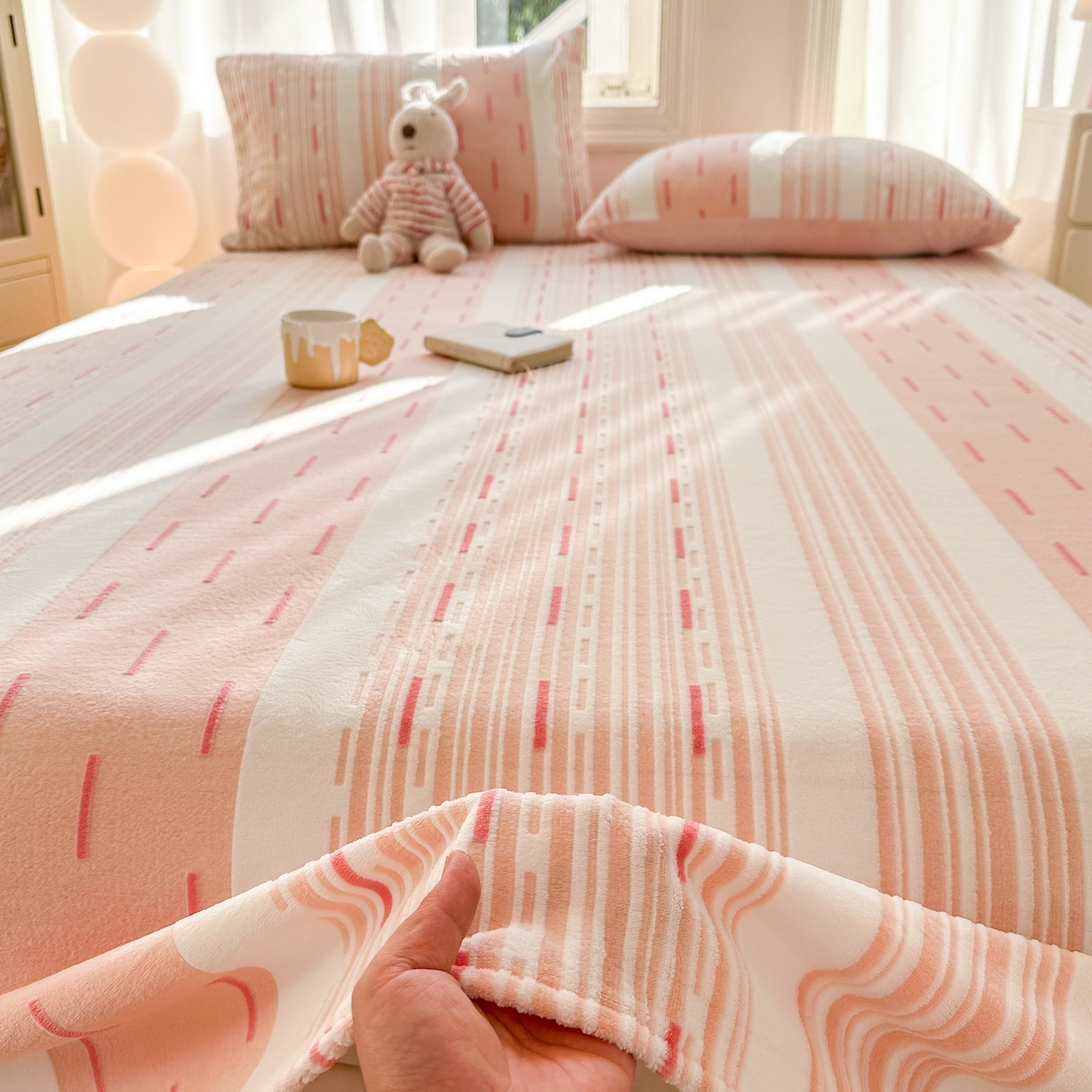 91家纺网 家纺一手货源 找家纺 灰鲸 2025新款立体雕花牛奶绒床单单床单单品床单单件 速写-粉