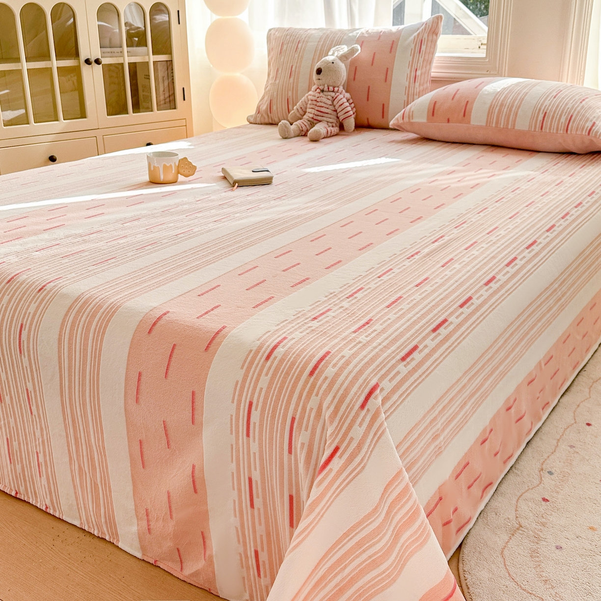 91家纺网 家纺一手货源 找家纺 灰鲸 2025新款立体雕花牛奶绒床单单床单单品床单单件 速写-粉