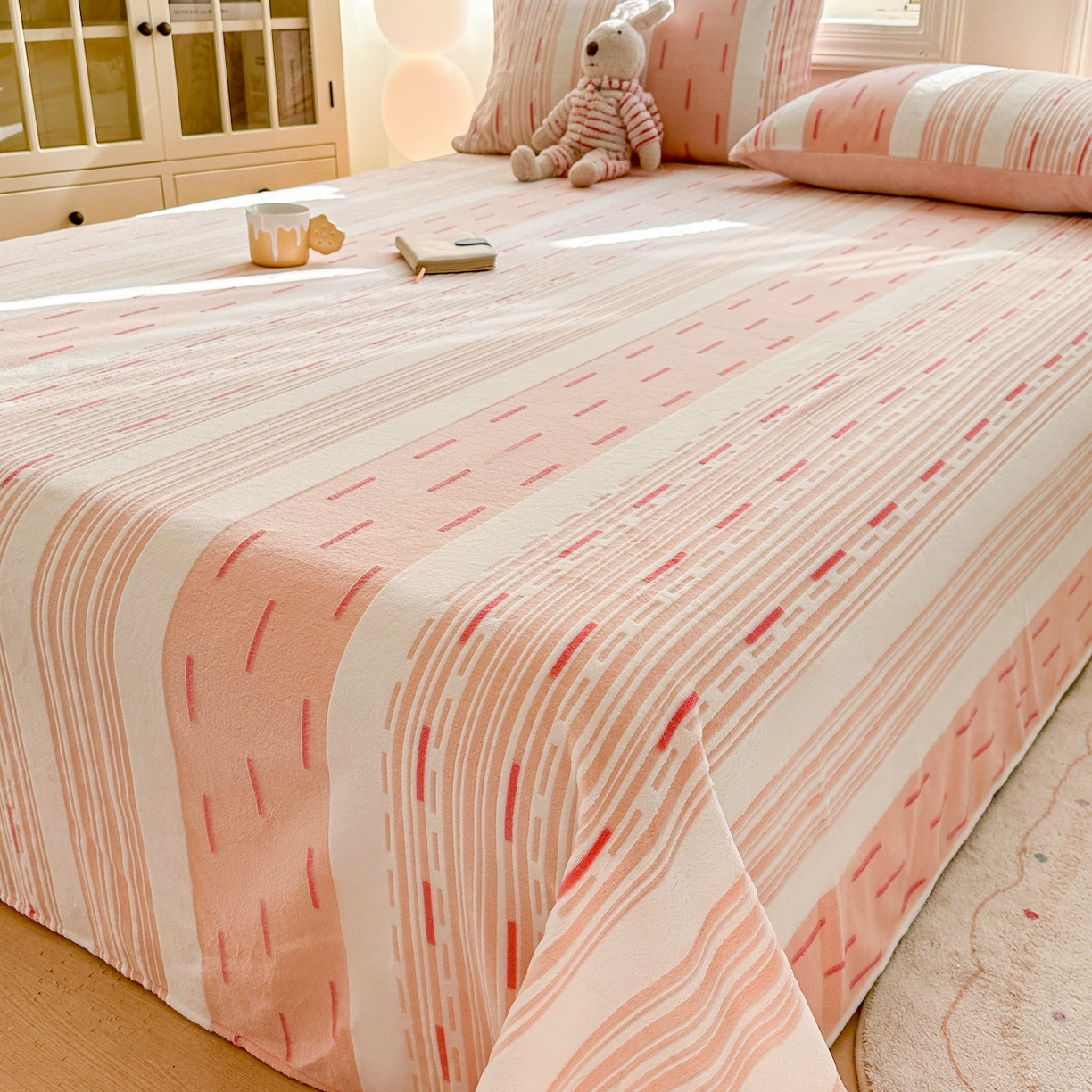 91家纺网 家纺一手货源 找家纺 灰鲸 2025新款立体雕花牛奶绒床单单床单单品床单单件 速写-粉