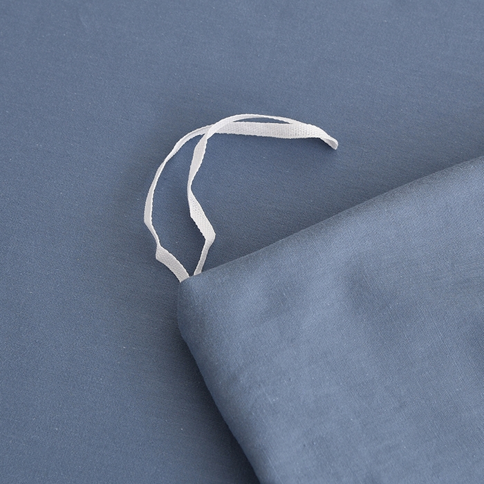 91家纺网 家纺一手货源 找家纺 宇彬家纺 2026直播热新款A类13374全棉一字绣宽边枕套被套纯色四件套贡缎新疆长绒匹马棉轻奢缩水足可定做 简绣-宾利蓝