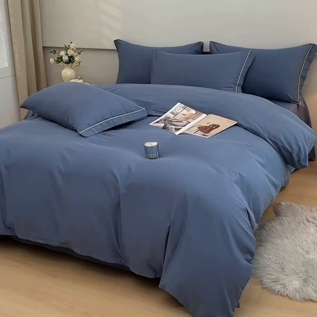 91家纺网 家纺一手货源 找家纺 宇彬家纺 2026直播热新款A类13374全棉一字绣宽边枕套被套纯色四件套贡缎新疆长绒匹马棉轻奢缩水足可定做 简绣-宾利蓝