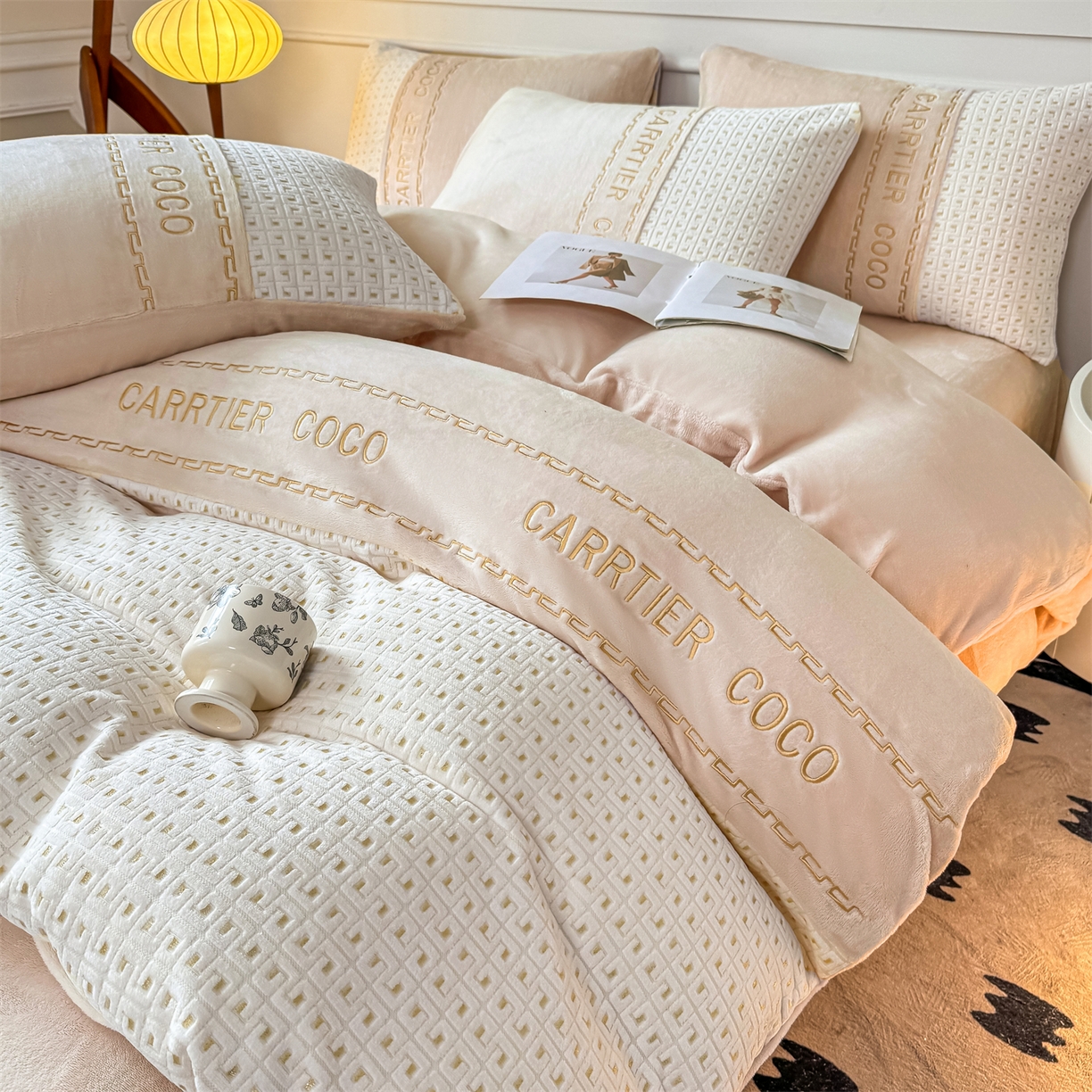 91家纺网 家纺一手货源 找家纺 （总）灰鲸 2025新款牛奶绒刺绣拼接款四件套-威廉