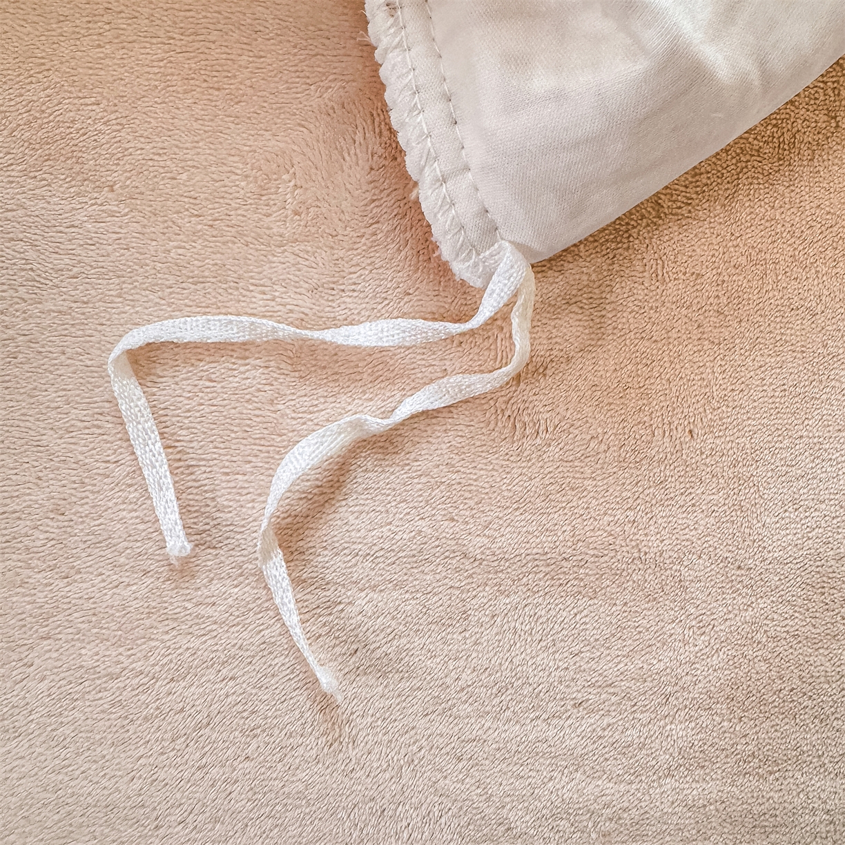 91家纺网 家纺一手货源 找家纺 （总）灰鲸 2025新款牛奶绒刺绣拼接款四件套-威廉