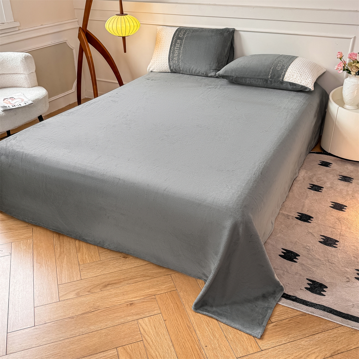 91家纺网 家纺一手货源 找家纺 灰鲸 2025新款牛奶绒刺绣拼接款四件套-威廉 威廉-绅士灰