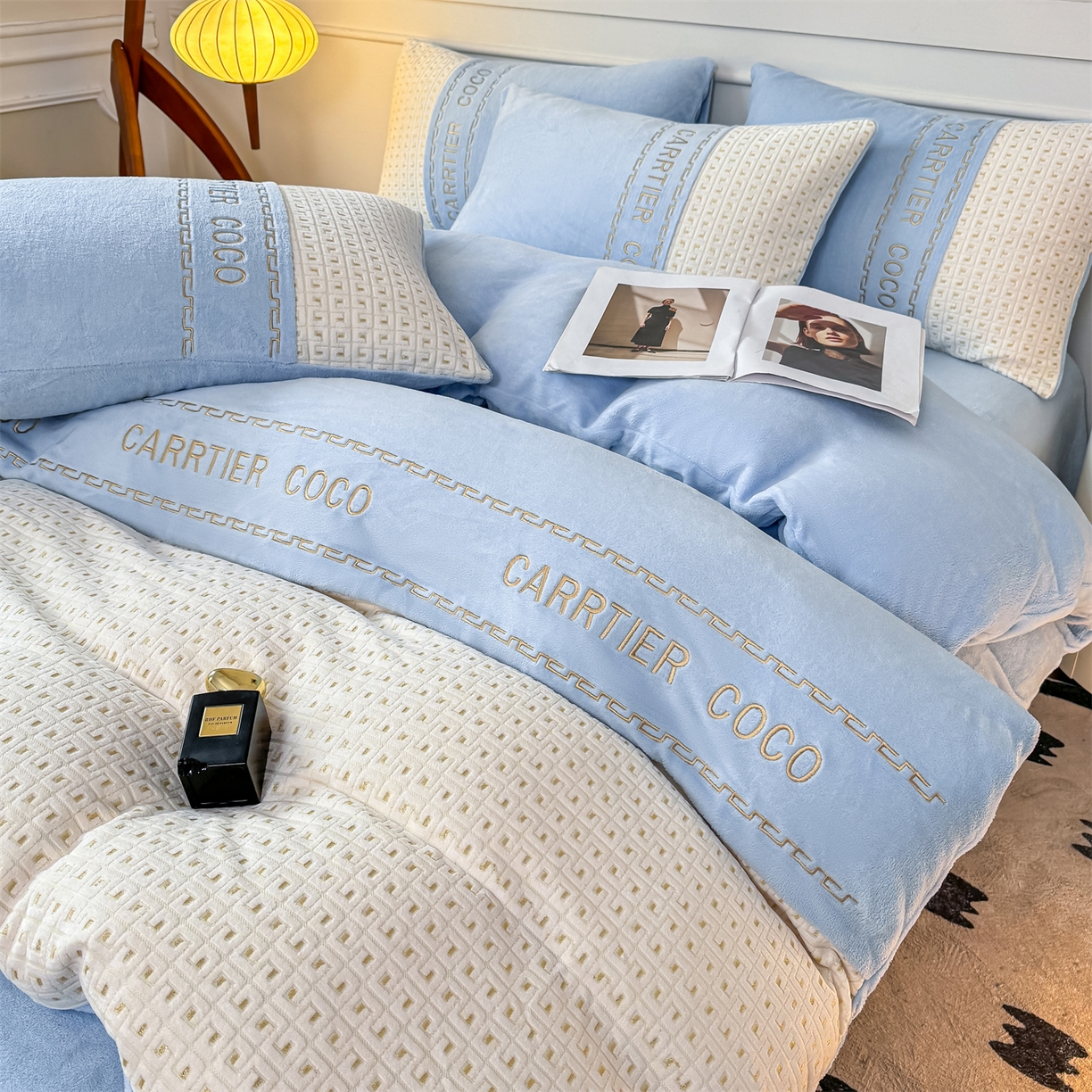 91家纺网 家纺一手货源 找家纺 灰鲸 2025新款牛奶绒刺绣拼接款四件套-威廉 威廉-繁星蓝