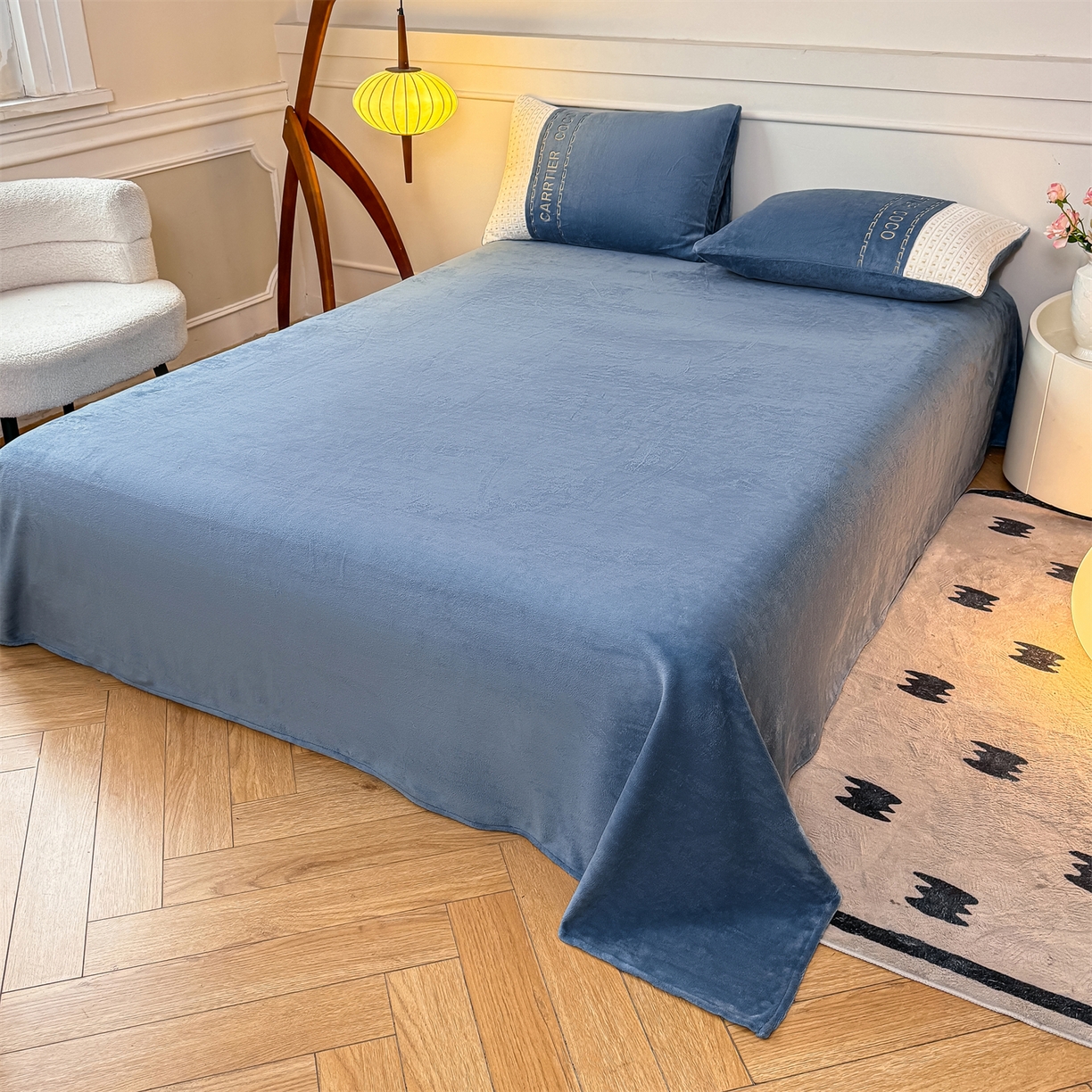 91家纺网 家纺一手货源 找家纺 灰鲸 2025新款牛奶绒刺绣拼接款四件套-威廉 威廉-宾利蓝