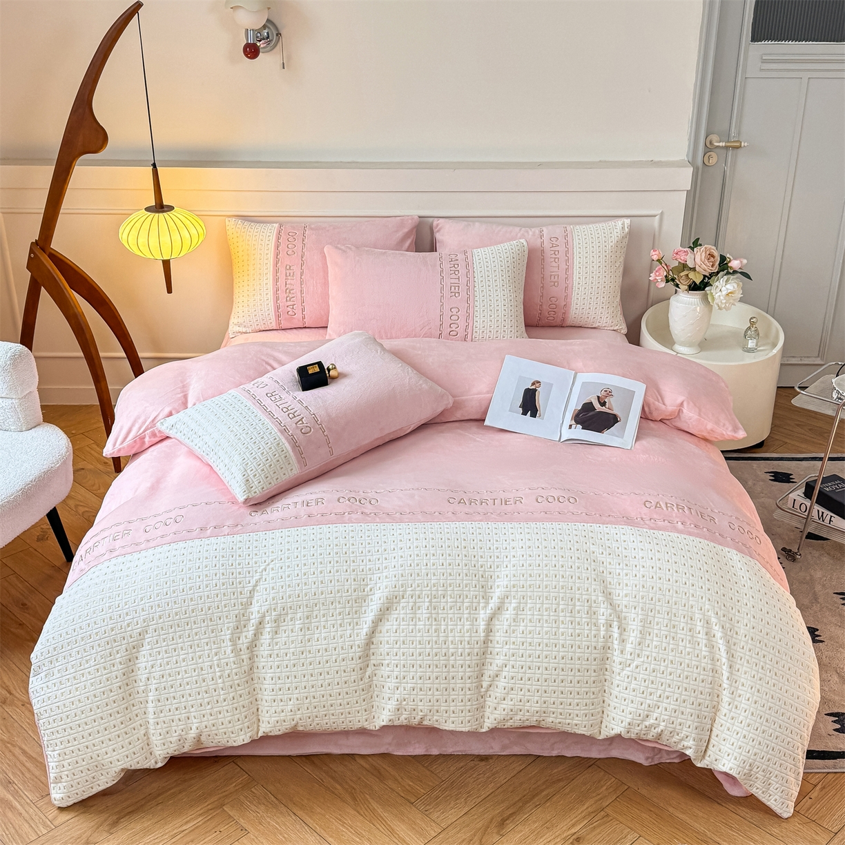 91家纺网 家纺一手货源 找家纺 灰鲸 2025新款牛奶绒刺绣拼接款四件套-威廉 威廉-可可粉