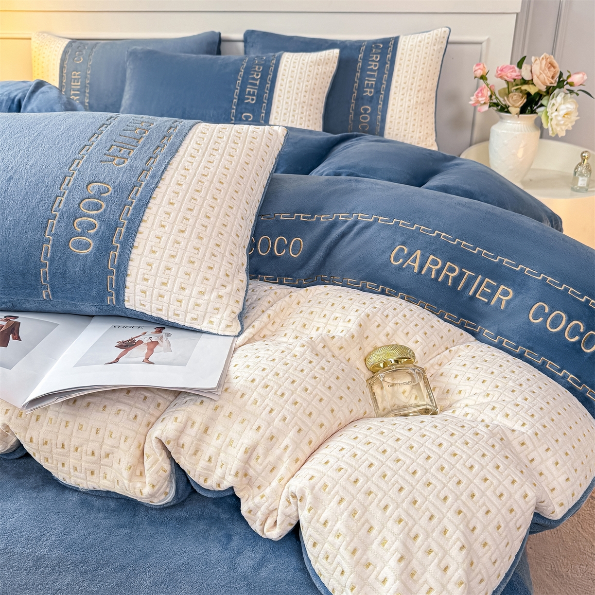 91家纺网 家纺一手货源 找家纺 灰鲸 2025新款牛奶绒刺绣拼接款四件套-威廉 威廉-宾利蓝