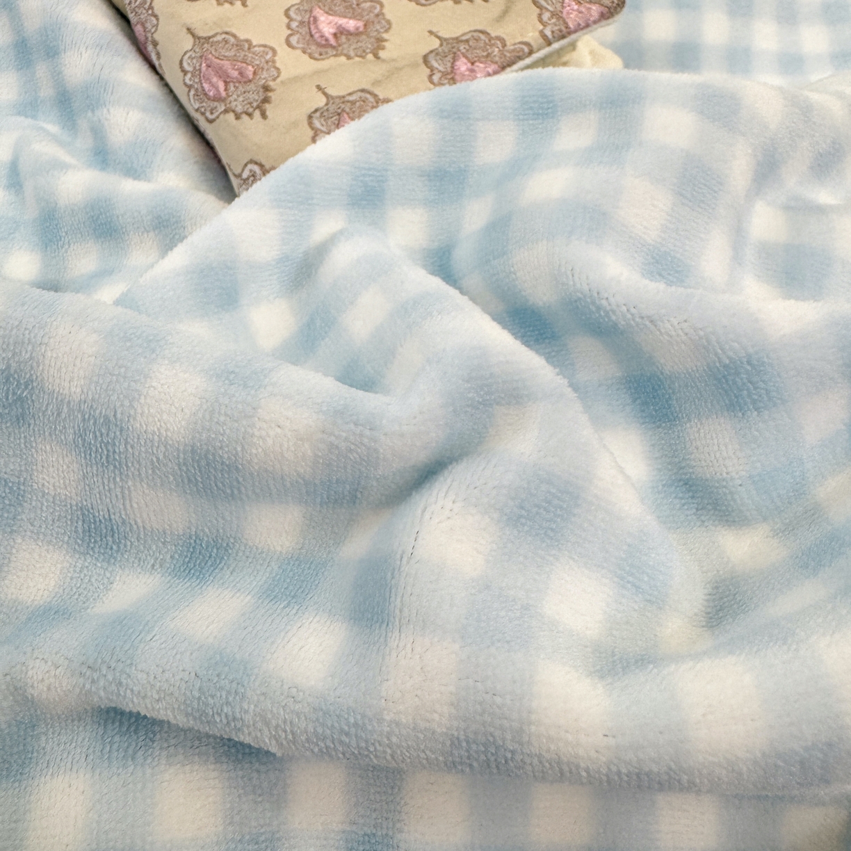 91家纺网 家纺一手货源 找家纺 （总）灰鲸 2025新款牛奶绒毛巾贴布绣四件套-大脸喵系列