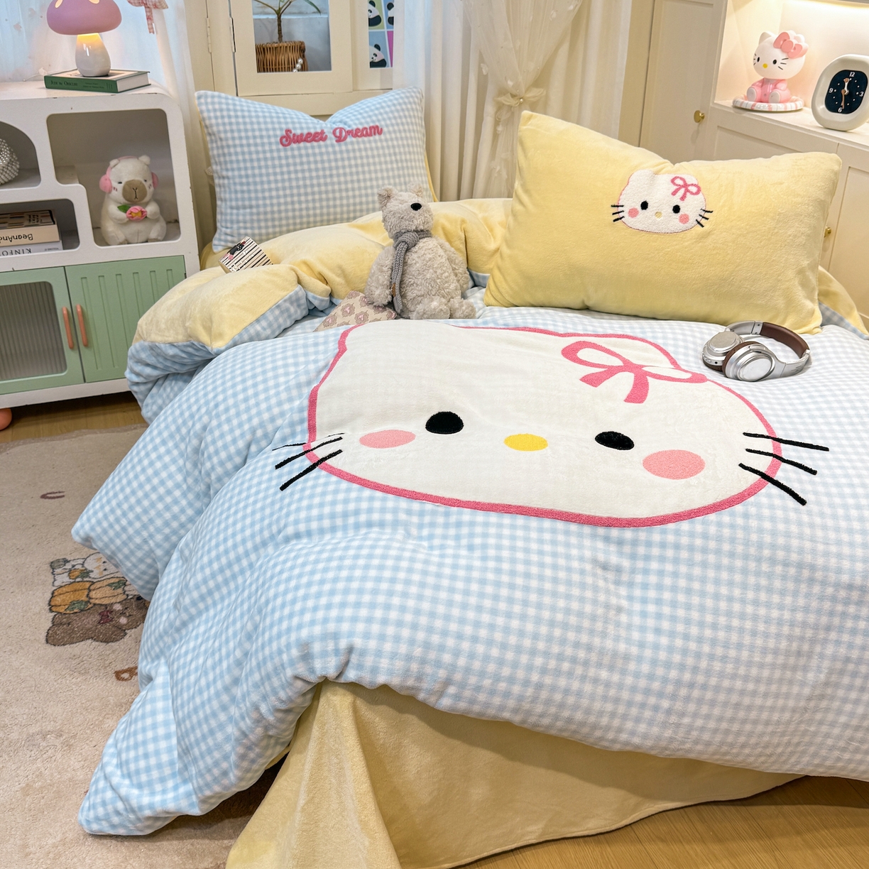 91家纺网 家纺一手货源 找家纺 （总）灰鲸 2025新款牛奶绒毛巾绣苹果狗、蛋糕喵系列四件套