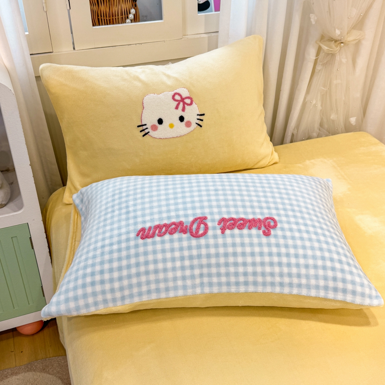 91家纺网 家纺一手货源 找家纺 （总）灰鲸 2025新款牛奶绒毛巾贴布绣四件套-大脸喵系列