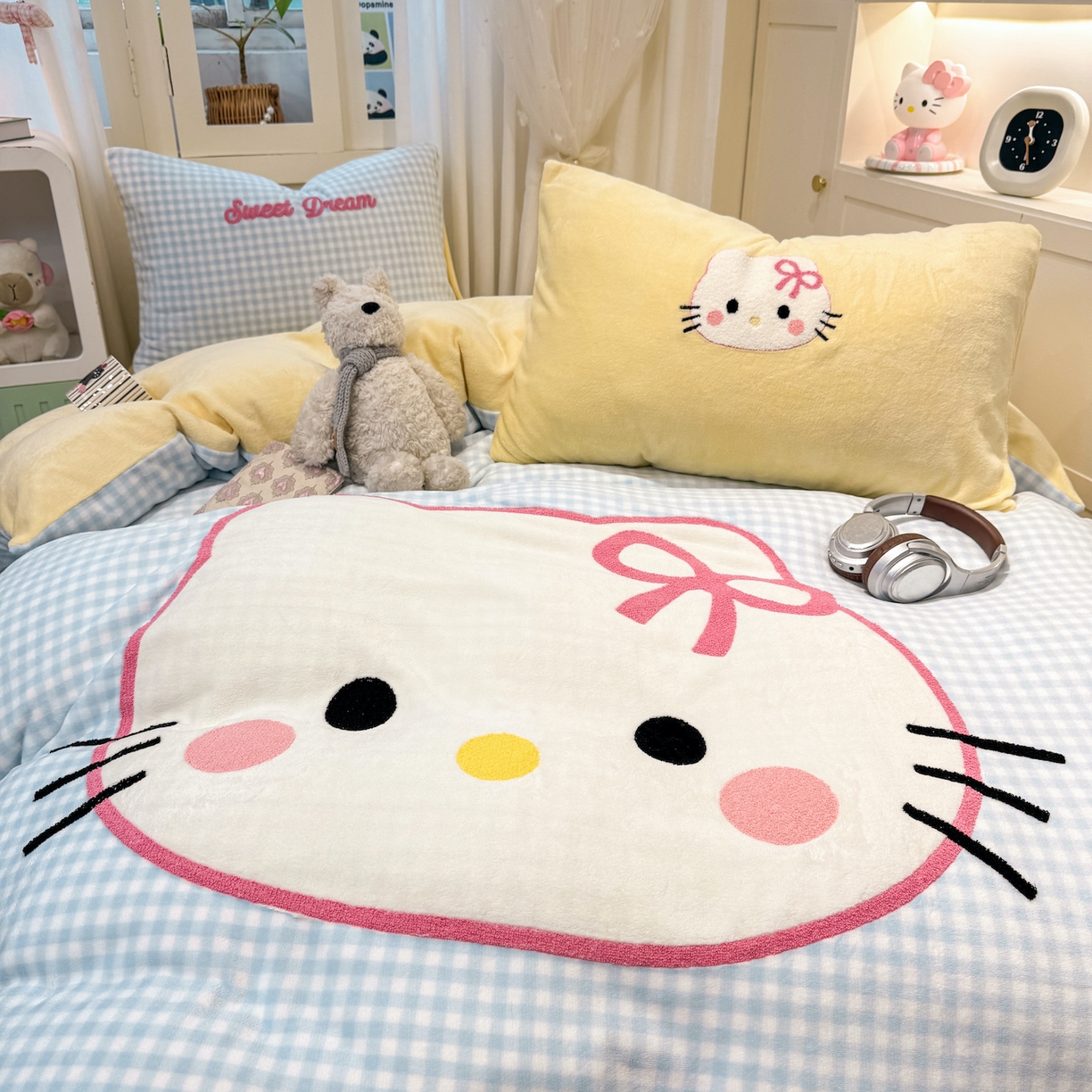 91家纺网 家纺一手货源 找家纺 （总）灰鲸 2025新款牛奶绒毛巾贴布绣四件套-大脸喵系列