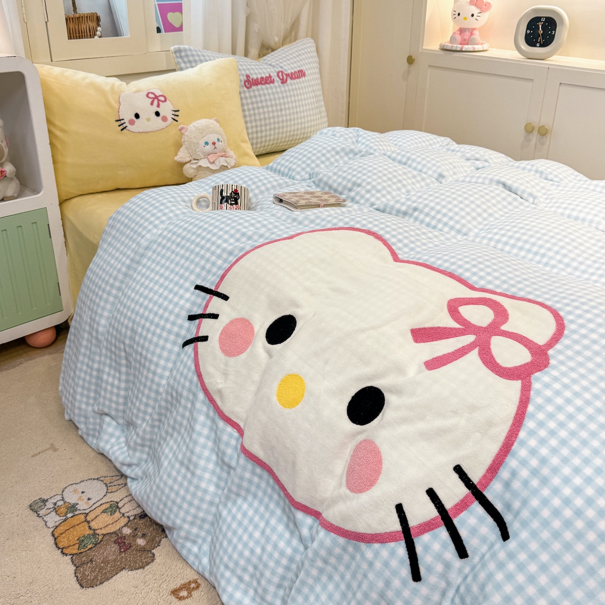 91家纺网 家纺一手货源 找家纺 （总）灰鲸 2025新款牛奶绒毛巾贴布绣四件套-大脸喵系列