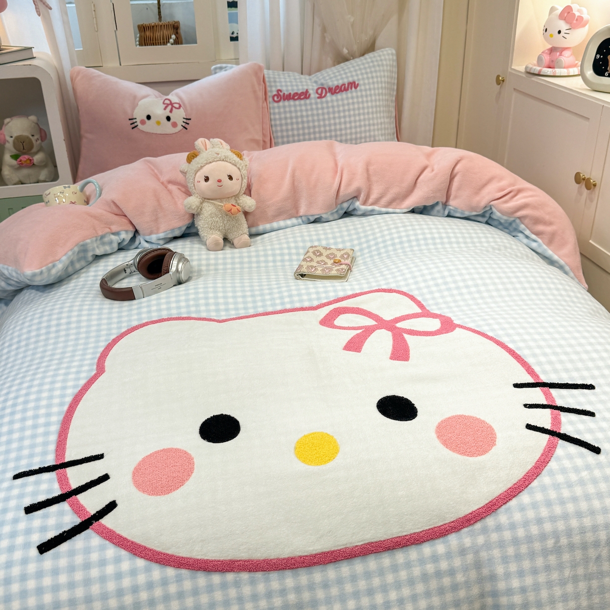 91家纺网 家纺一手货源 找家纺 灰鲸 2025新款牛奶绒毛巾贴布绣四件套-大脸喵系列 大脸喵-蓝格+可可粉