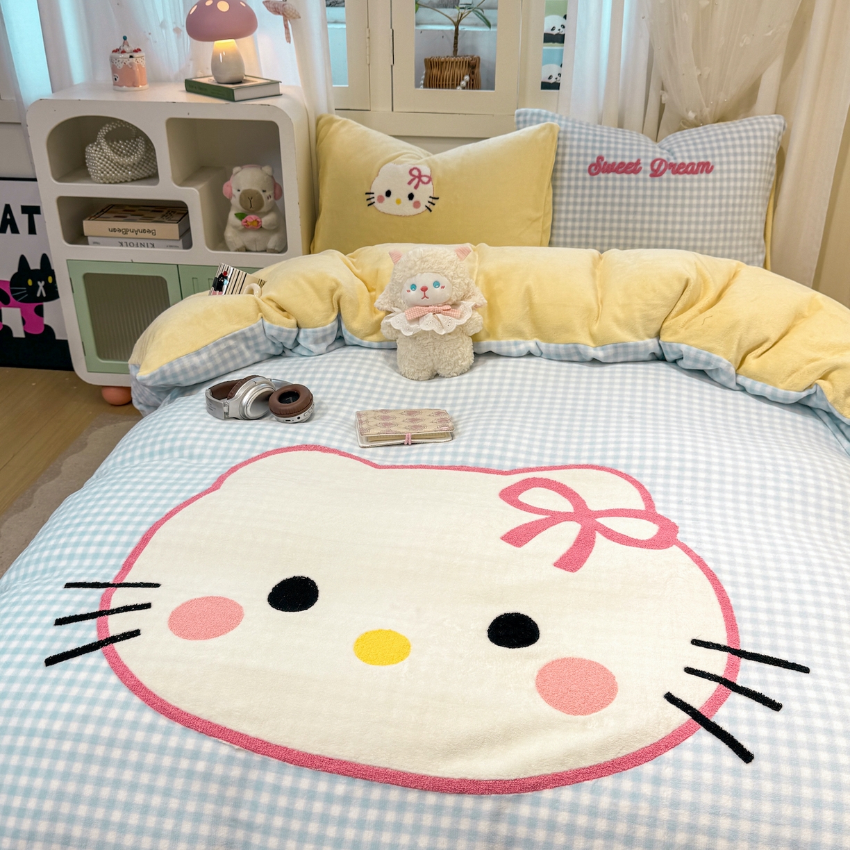 91家纺网 家纺一手货源 找家纺 灰鲸 2025新款牛奶绒毛巾贴布绣四件套-大脸喵系列 大脸喵-蓝格+奶油黄