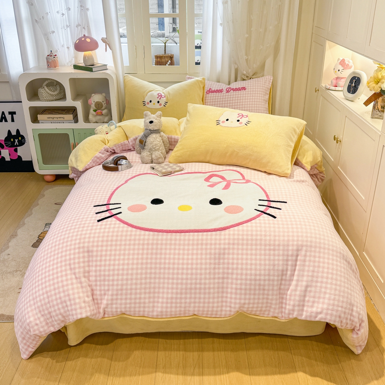 91家纺网 家纺一手货源 找家纺 灰鲸 2025新款牛奶绒毛巾贴布绣四件套-大脸喵系列 大脸喵-粉格+奶油黄