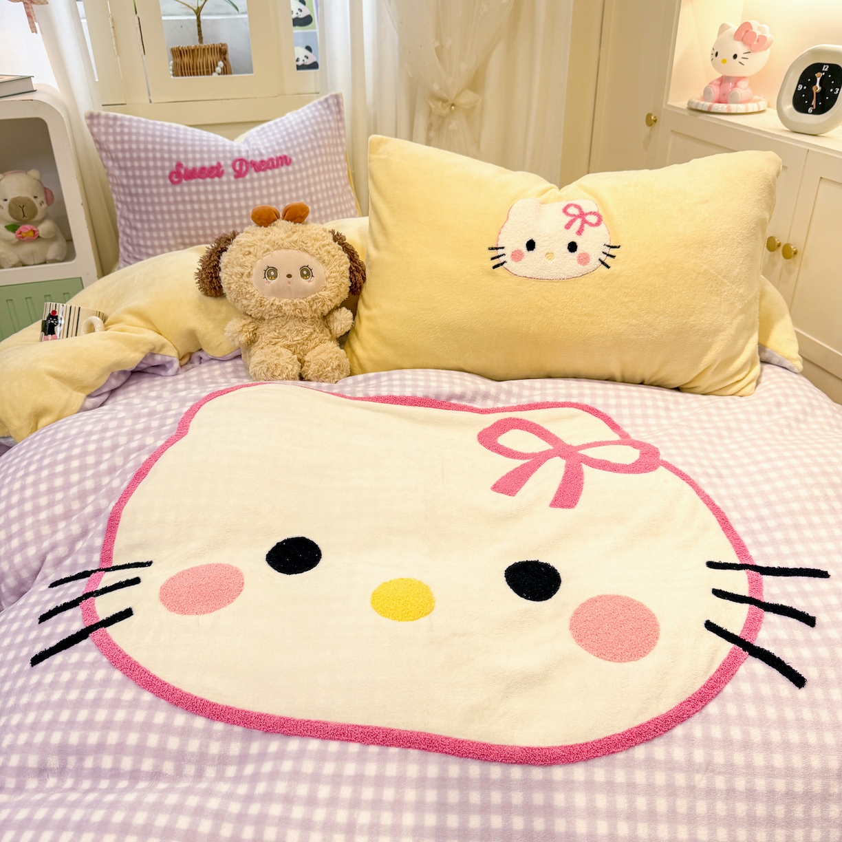 91家纺网 家纺一手货源 找家纺 灰鲸 2025新款牛奶绒毛巾贴布绣四件套-大脸喵系列 大脸喵-紫格+奶油黄