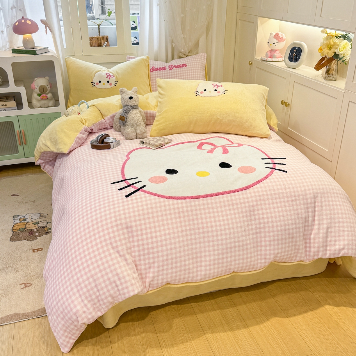 91家纺网 家纺一手货源 找家纺 灰鲸 2025新款牛奶绒毛巾贴布绣四件套-大脸喵系列 大脸喵-粉格+奶油黄