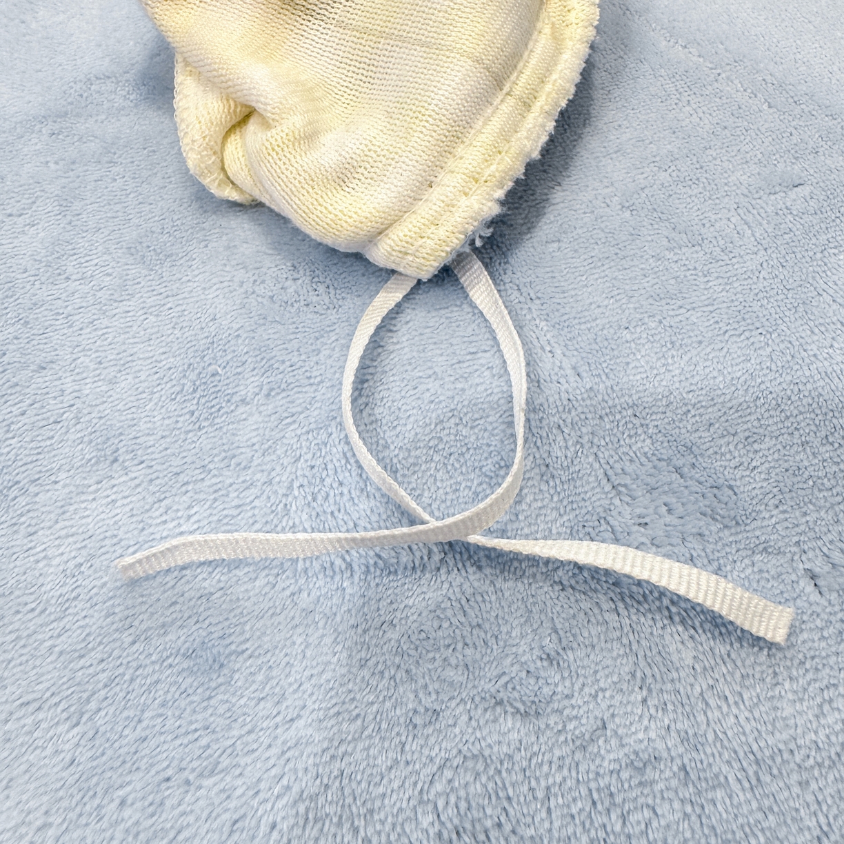 91家纺网 家纺一手货源 找家纺 灰鲸 2025新款牛奶绒毛巾贴布绣四件套-大脸喵系列 大脸喵-黄格+繁星蓝