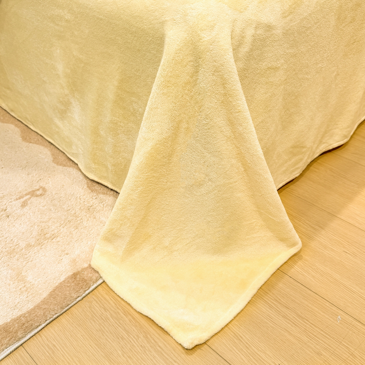 91家纺网 家纺一手货源 找家纺 灰鲸 2025新款牛奶绒毛巾贴布绣四件套-大脸喵系列 大脸喵-粉格+奶油黄