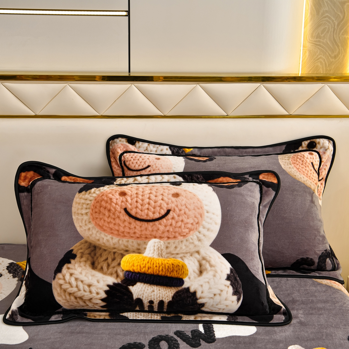 91家纺网 家纺一手货源 找家纺 缘莉娜家纺 2025高克重8斤牛奶绒四件套金貂绒法莱绒加厚保暖直播电商爆款 萌牛牛