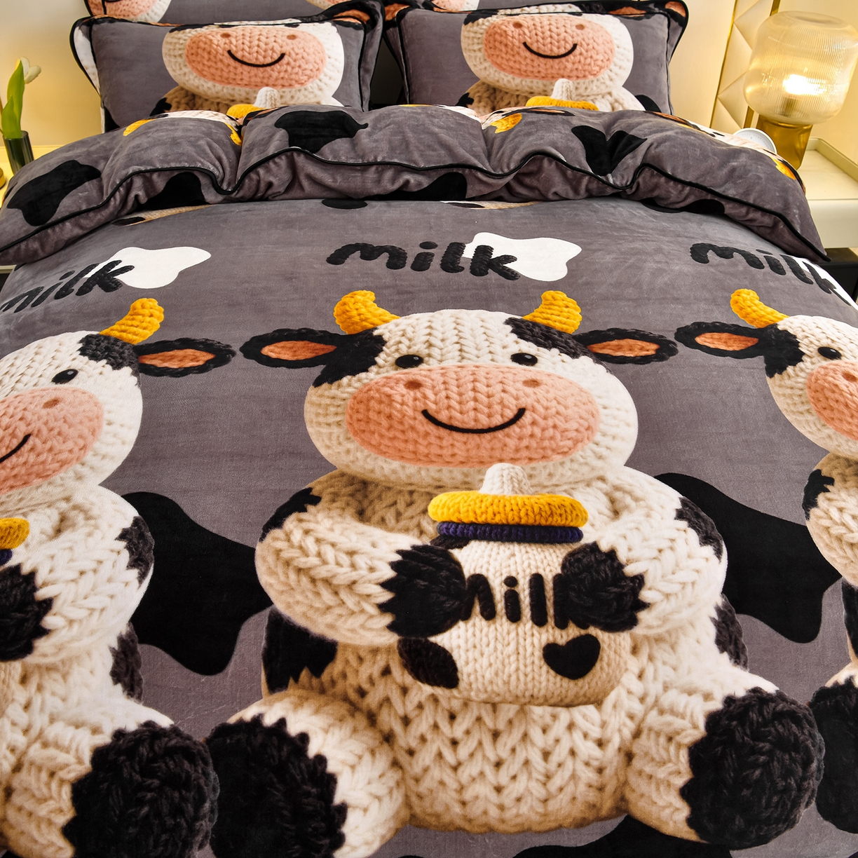 91家纺网 家纺一手货源 找家纺 缘莉娜家纺 2025高克重8斤牛奶绒四件套金貂绒法莱绒加厚保暖直播电商爆款 萌牛牛