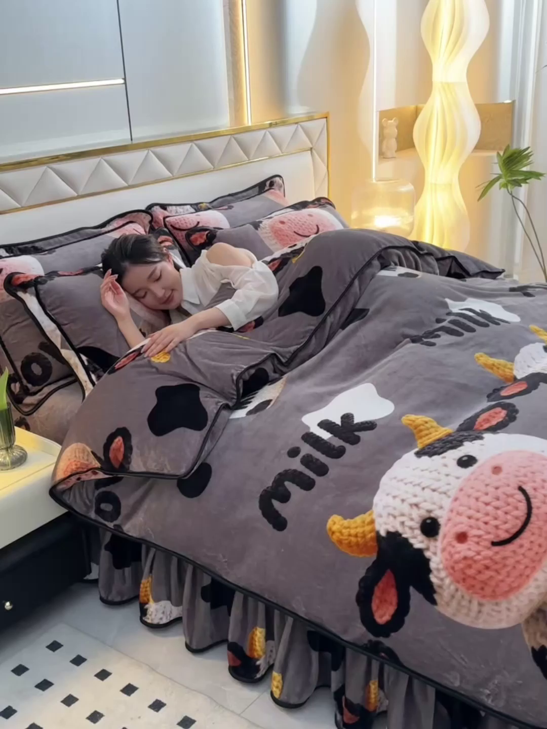 91家纺网 家纺一手货源 找家纺 缘莉娜家纺 2025高克重8斤牛奶绒四件套金貂绒法莱绒加厚保暖直播电商爆款 萌牛牛