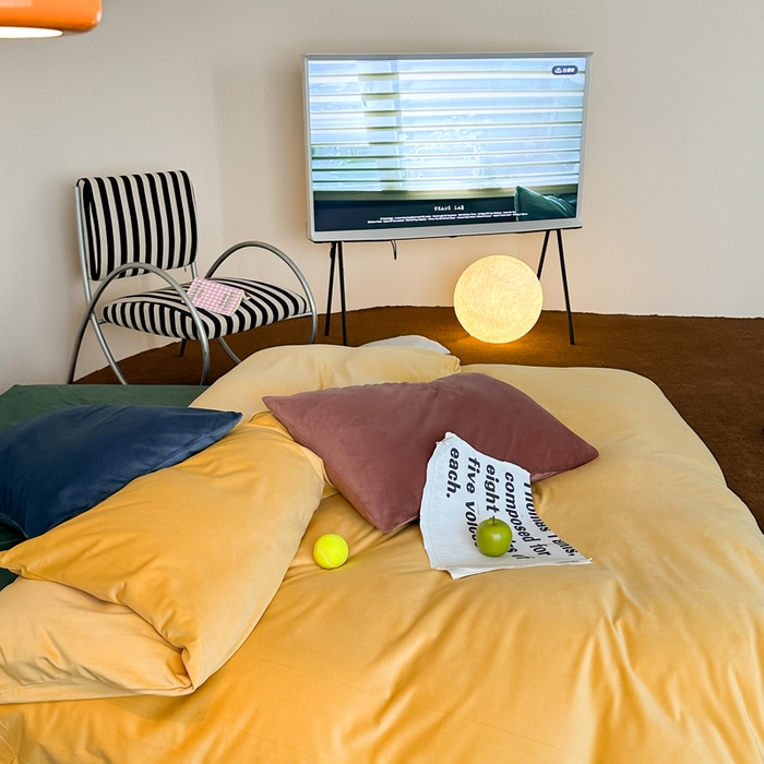 91家纺网 家纺一手货源 找家纺 例外 2025新款日式良品190克高克重天鹅绒HD混搭系列四件套 HD暖黄