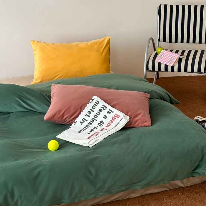 91家纺网 家纺一手货源 找家纺 例外 2025新款日式良品190克高克重天鹅绒HD混搭系列四件套 HD墨绿